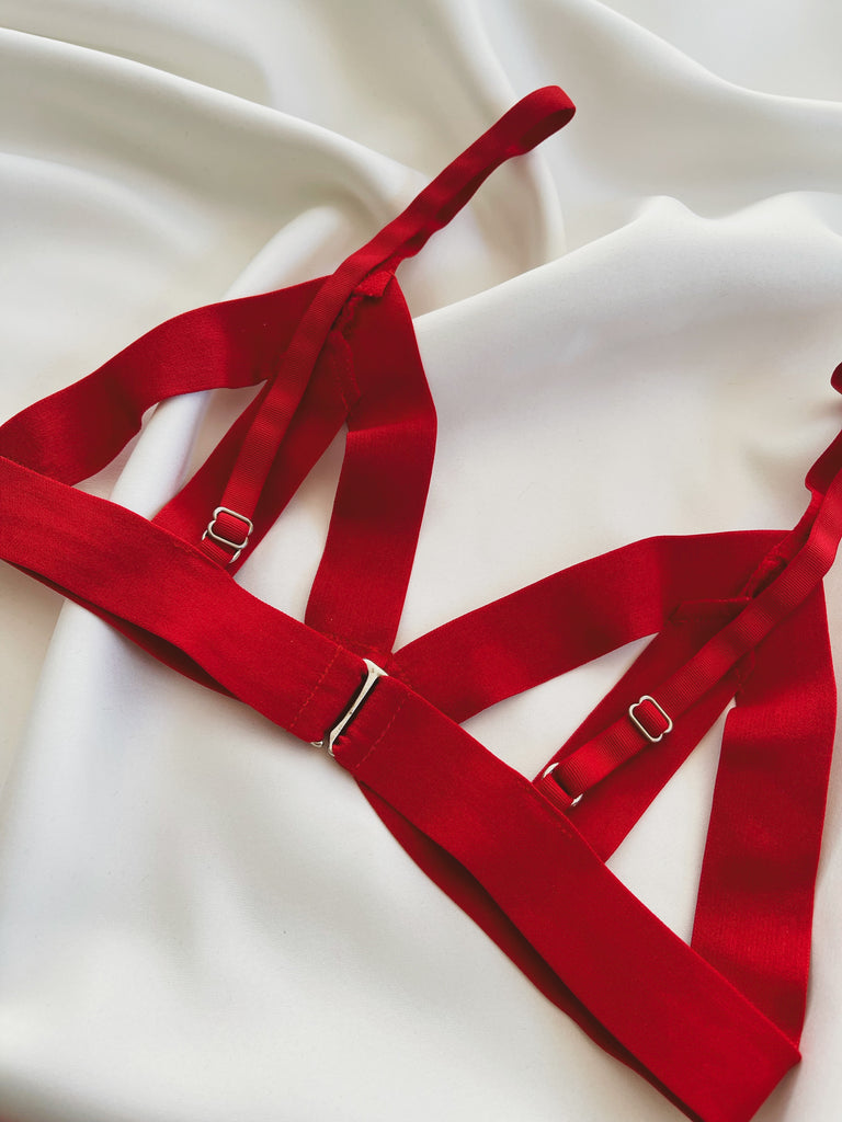 Kırmızı fantazi iç giyim çamaşırları